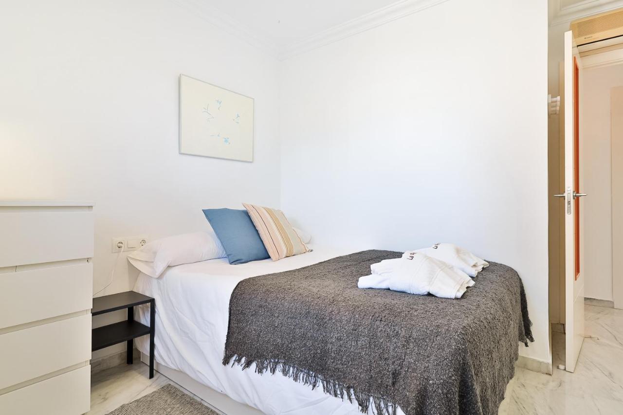 C9 Roomy Luminous 5 Bedroom In Town Appartamento